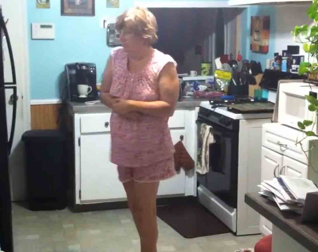 Mommy catches looking skirt preview