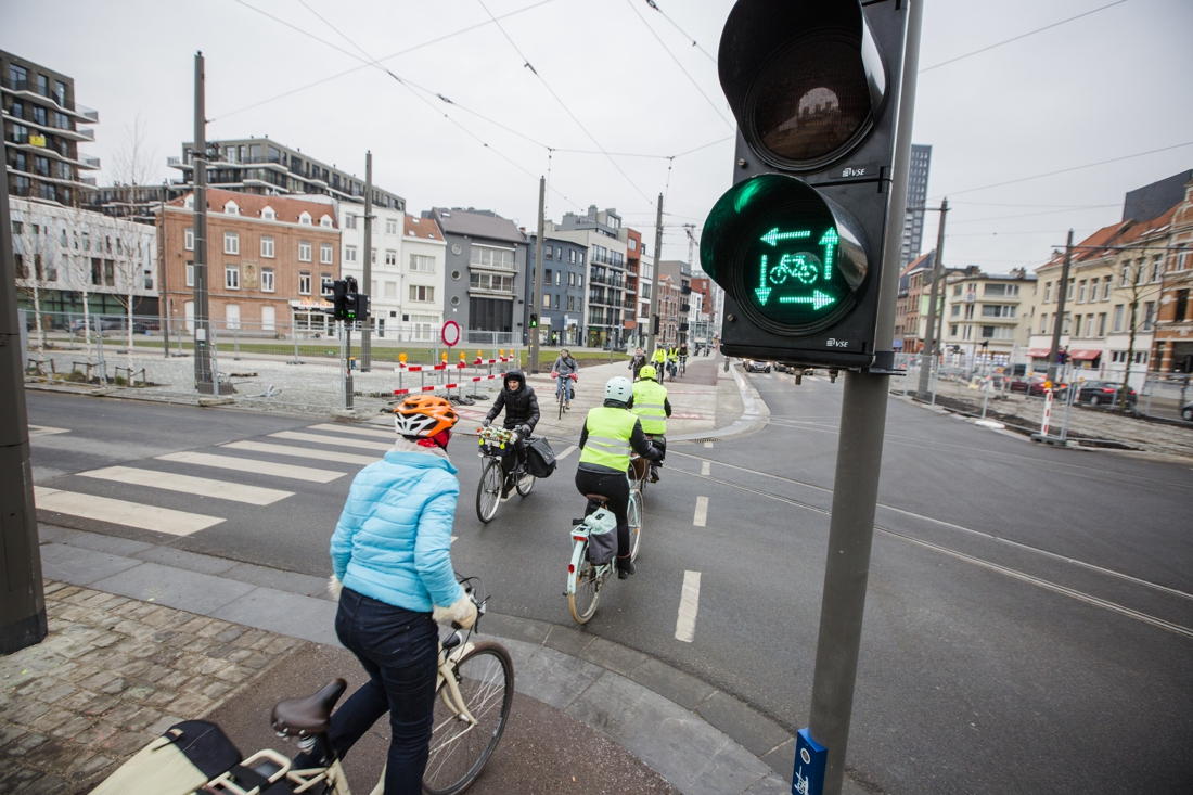 Begrijpen Onderling verbinden toenemen Antwerpen schrapt 'vierkant groen' voor fietsers: “Nieuwe wegcode is veel  te onduidelijk” (Antwerpen) | Het Nieuwsblad Mobile