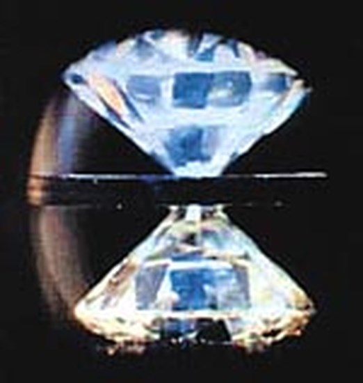van nu af aan Scheur schrijven Wetenschappers maken goedkope diamanten van pindakaas | Het Nieuwsblad  Mobile