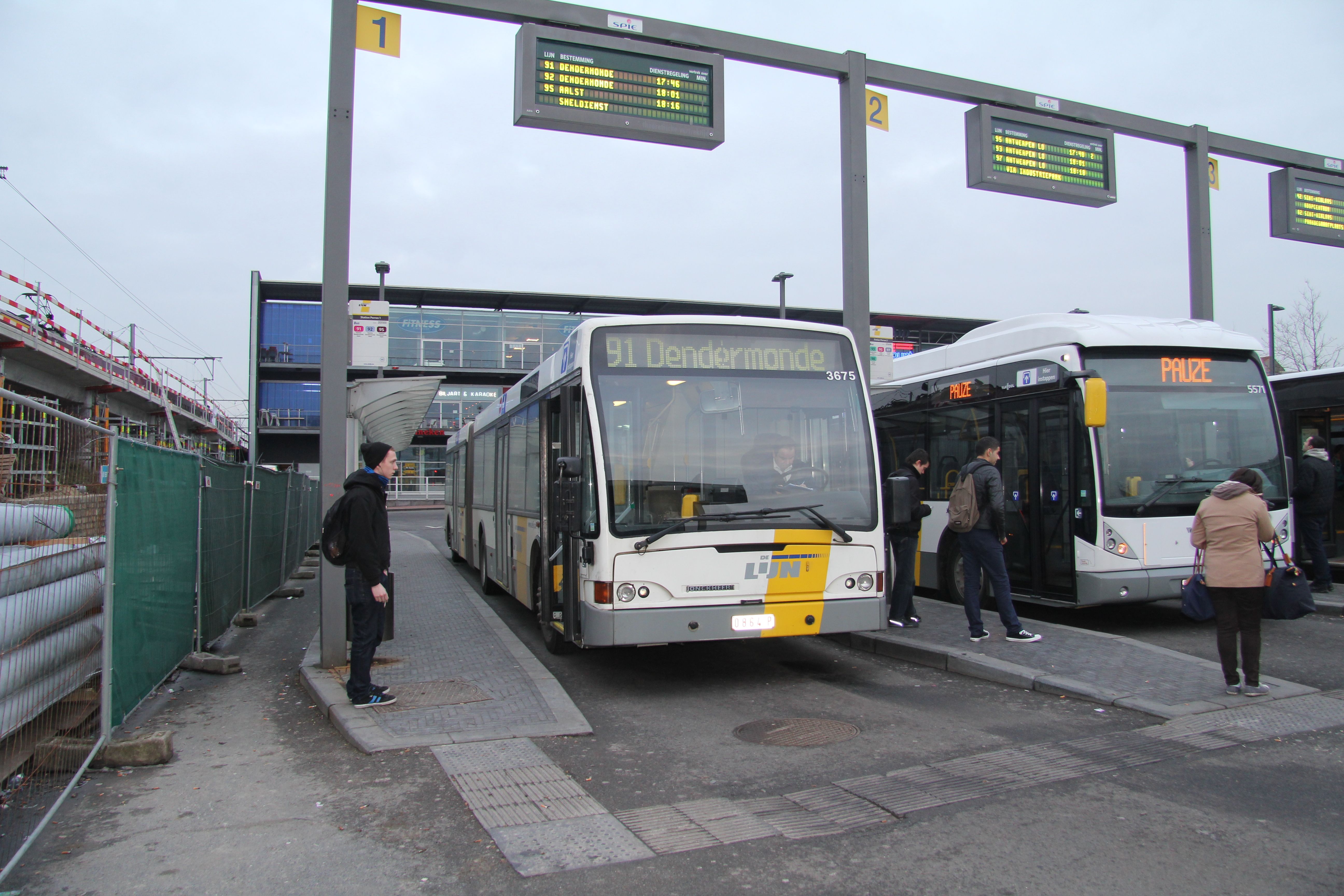 verdrievoudigen kwaadheid de vrije loop geven Ministerie De Lijn schrapt snelbus Antwerpen - Stekene - Moerbeke vanaf 17 mei  (Moerbeke-Waas) | Het Nieuwsblad Mobile