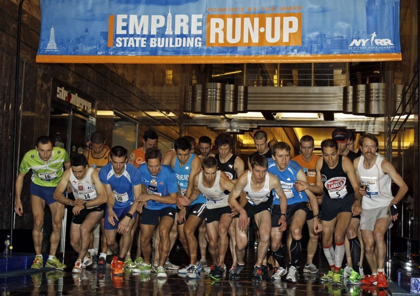 Run building. Билдинг соревнования. Забег Эмпайр Стейт. Соревнования подъем на Empire State Результаты.