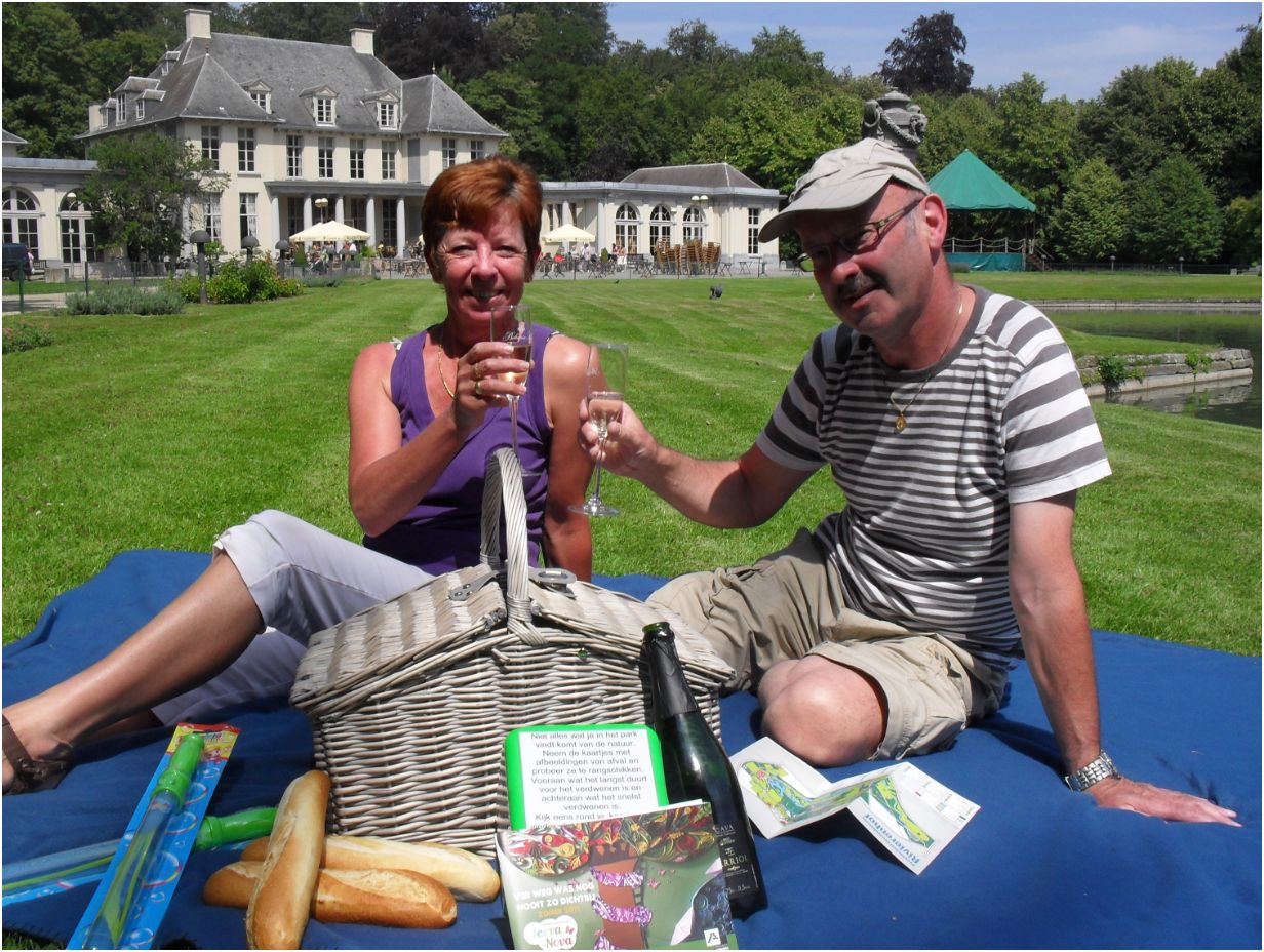 Picknicken met een mand vol proviand in de mooiste tuin van (Deurne