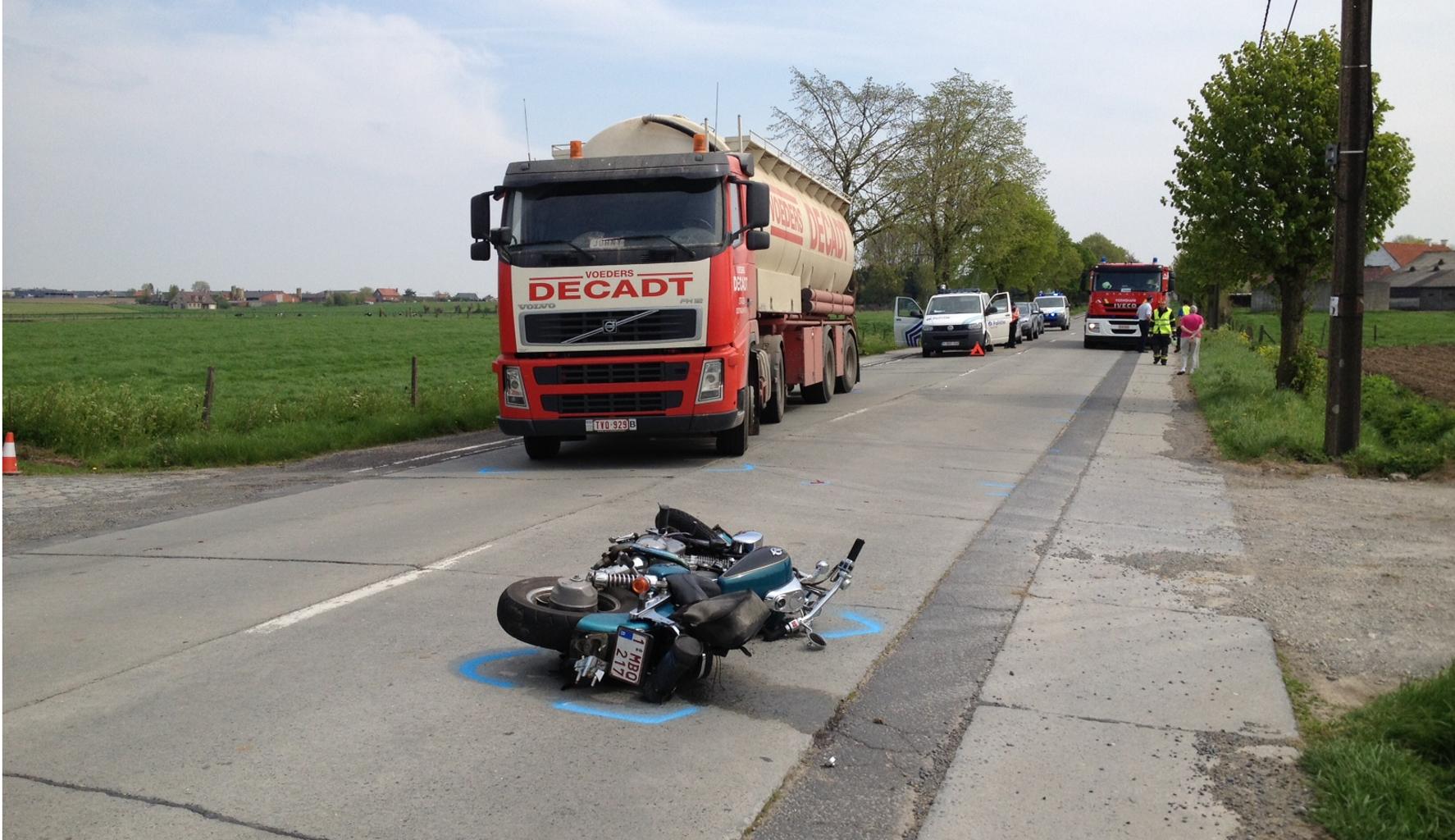 Motorrijder Verongelukt Op Weg Naar Werk (Tielt) - Het Nieuwsblad