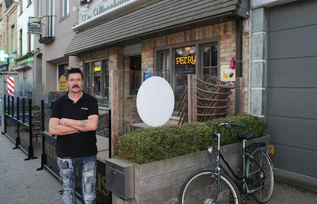 Burgemeester wil terras bij café De Vlasschaard weg