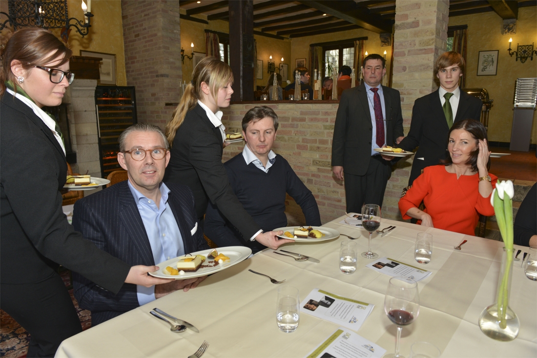 Aan tafel met BV voor Kom op tegen Kanker (Brugge) Het Nieuwsblad