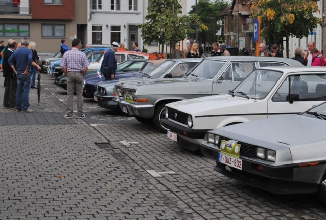 Oldtimers palmen Markt in (Herk-de-Stad) - Het Nieuwsblad