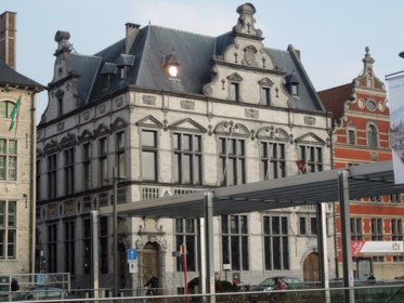 Postgebouw Op Grote Markt Staat Opnieuw Te Koop Sint Niklaas Het Nieuwsblad Mobile