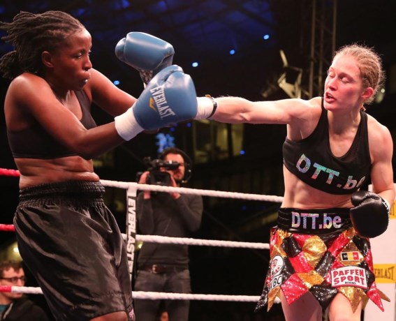 Delfine Persoon Klopt Keniaanse Het Nieuwsblad