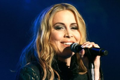Nieuwe Vriend Anouk Verovert Vrouwenharten Het Nieuwsblad Mobile Om dat jubileum ook met de buitenwereld te vieren, deelt dominique een lieve foto op instagram. het nieuwsblad