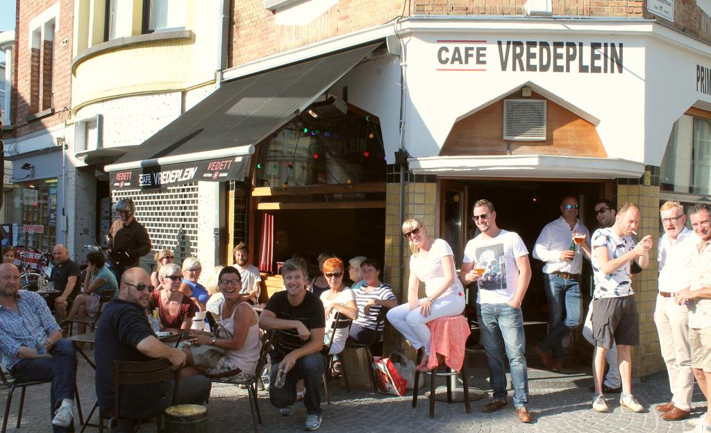 caferapport vredeplein is al sinds 1932 een echt volkscafé aalst