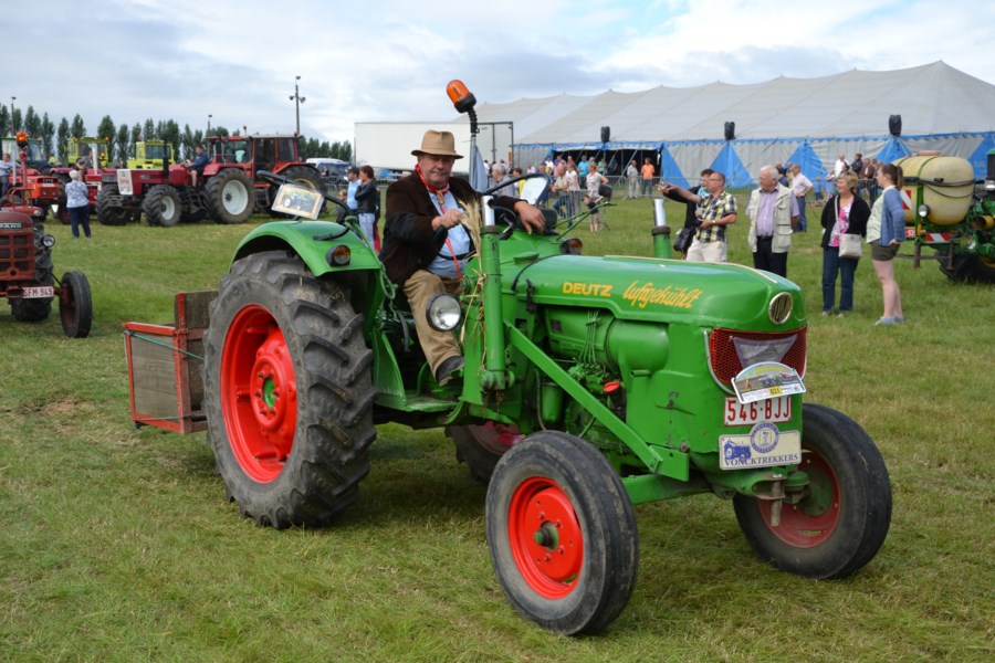 FOTO. Tractor oldtimer treffen in Bogaarden (Pepingen) - Het Nieuwsblad