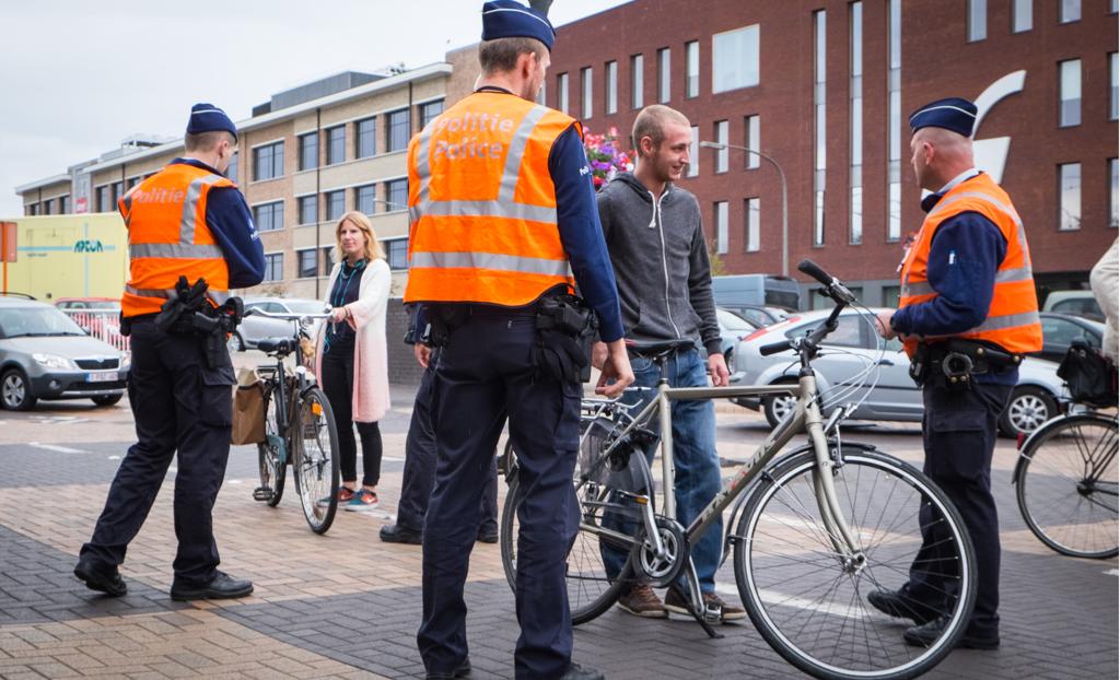 Politie Drijft Jacht Op Fietsendieven Op Hier Kunt U Uw Fiets Laten ...