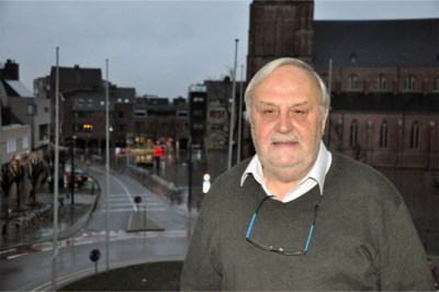 Vrijwilligers Helpen Asielzoekers Een Goed Cv Op Te Stellen