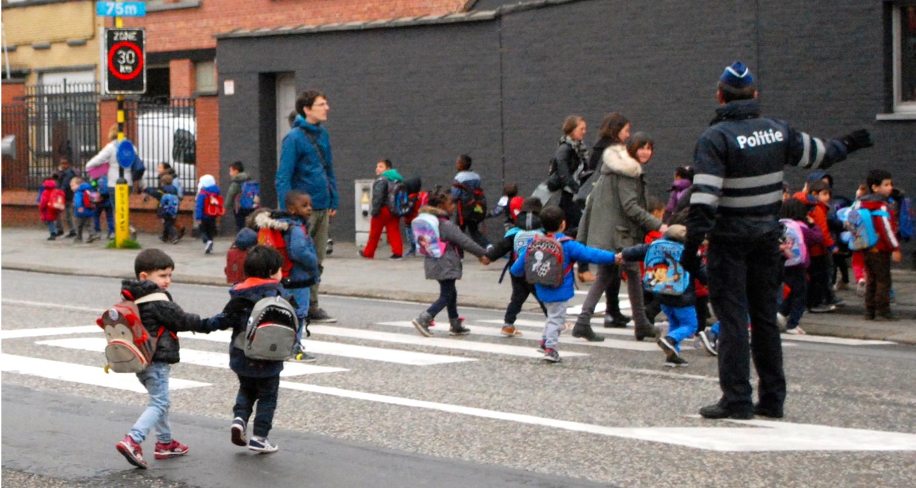 4.000 Leerlingen Geëvacueerd Na Valse Bommelding In Scholen | Het ...