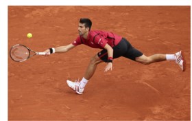 Djokovic volmaakt Grand Slam met eerste zege op Roland Garros