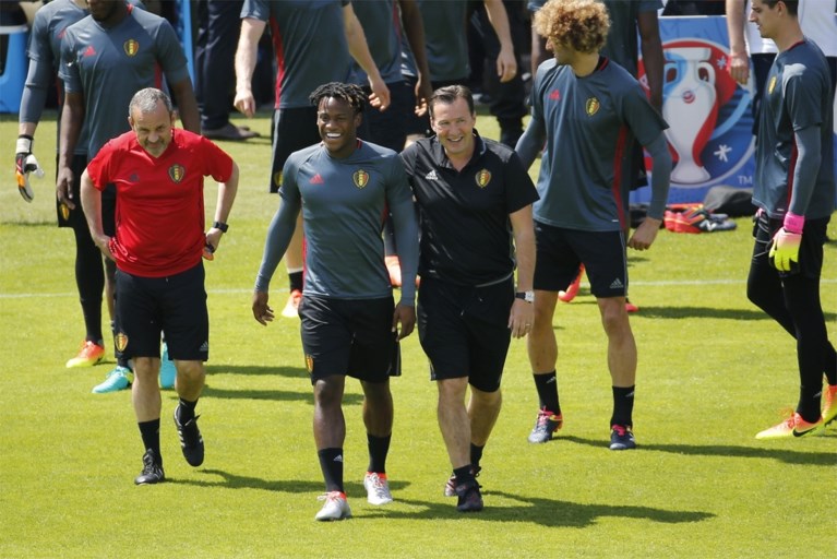 Gaf Wilmots op open training Rode Duivels zijn basiselftal voor Italië prijs?