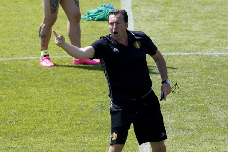 Gaf Wilmots op open training Rode Duivels zijn basiselftal voor Italië prijs?