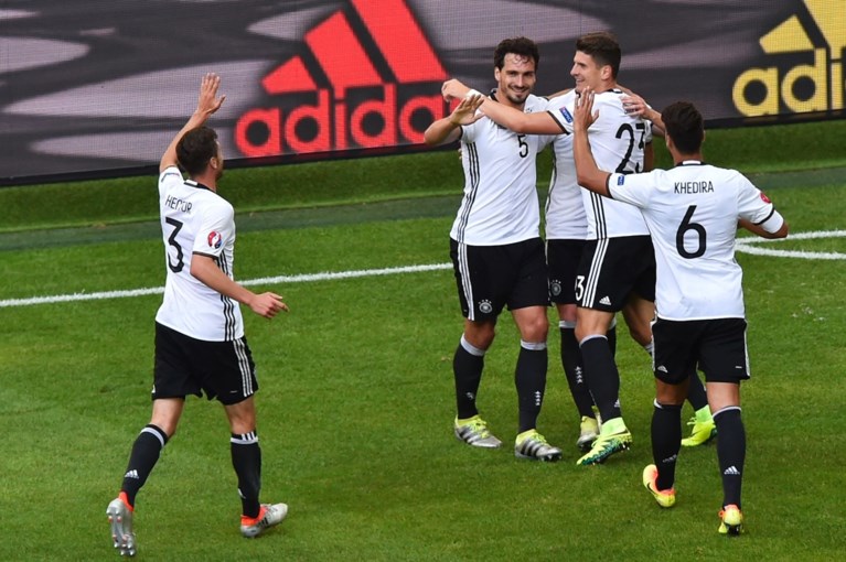 Duitsland met vingers in de neus naar kwartfinale