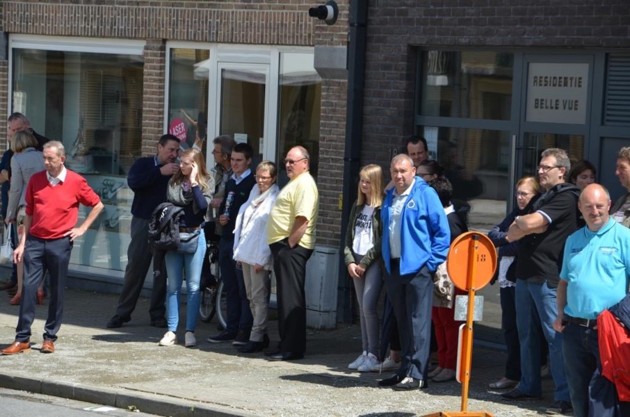 FOTO. Willy Naessens en Marie-Jeanne op ruiterommegang ...