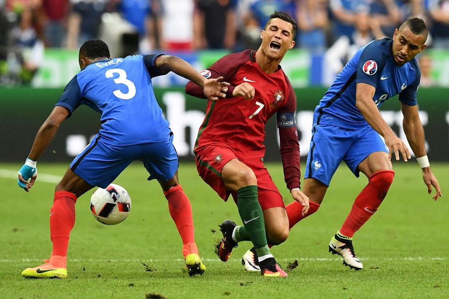 Beyond Volharding aanwijzing Drama voor Ronaldo: sterspeler moest na dit duel al snel naar de kant in EK-finale  | Het Nieuwsblad Mobile