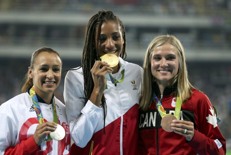 Gouden Thiam scoort een selfie met Bolt na medailleceremonie