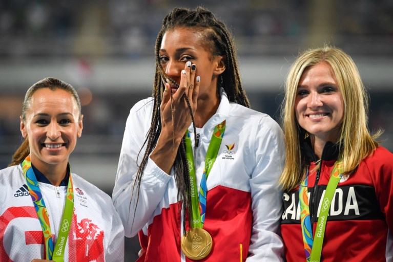 Gouden Thiam scoort een selfie met Bolt na medailleceremonie