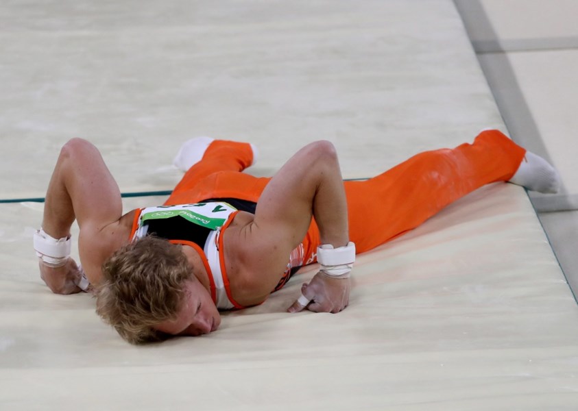 FOTO. Angst in turnzaal: Epke Zonderland maakt doodsmak ...