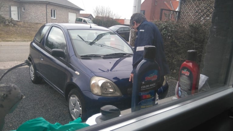 “Wij rijden met een oude auto en hebben daar een verdomd goede reden voor”