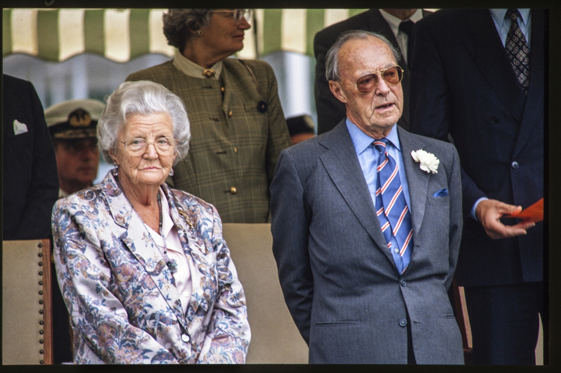 Een eenzame, excentrieke koningin en een bullebak en