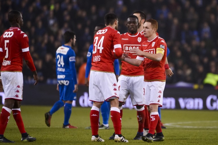 Play-off 1 ver weg voor Racing Genk na fel gelijkspel tegen 10 Rouches