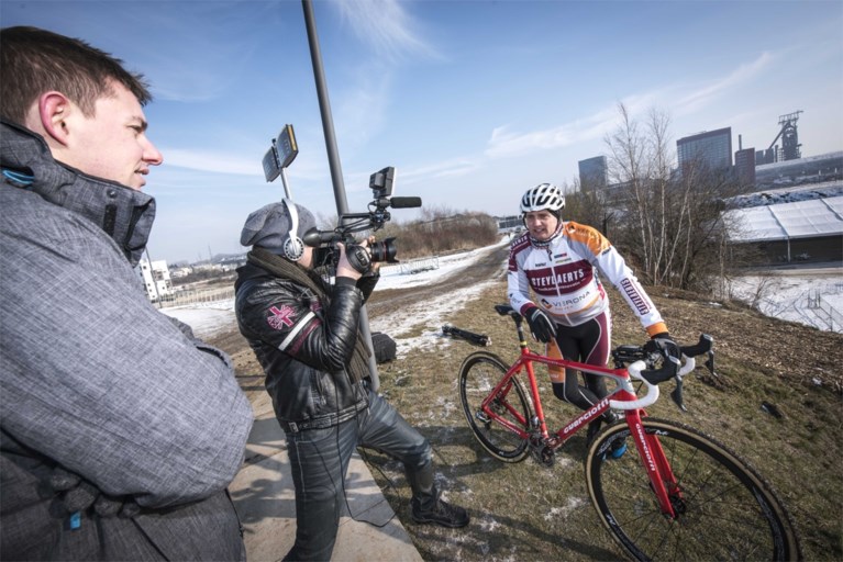 EXCLUSIEF. Bart Wellens verkent besneeuwd WK-parcours: “Als het dooit, toch iets meer voor Van Aert”