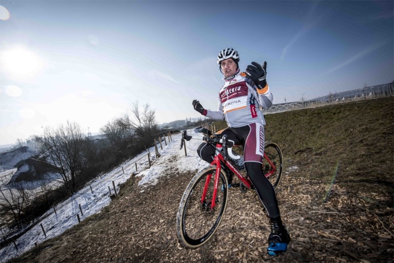 EXCLUSIEF. Bart Wellens verkent besneeuwd WK-parcours: “Als het dooit, toch iets meer voor Van Aert”