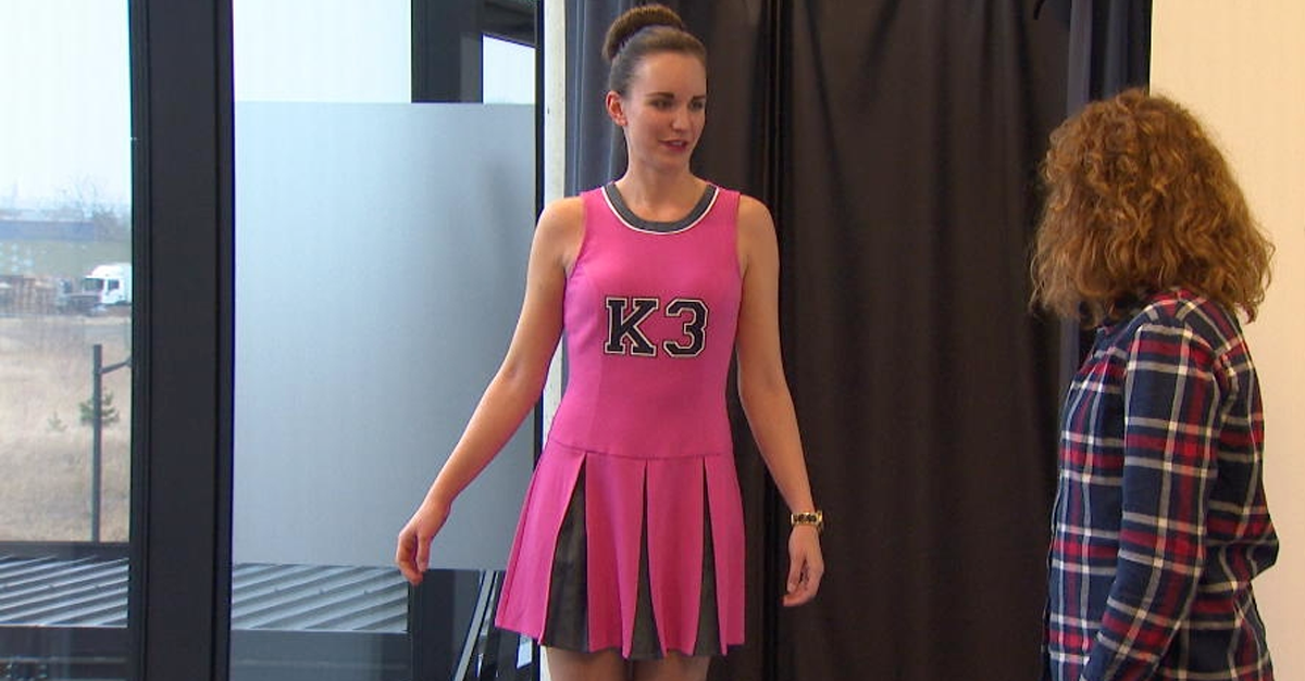 slepen tieners ONWAAR Nieuw K3-jurkje is er nu ook voor volwassenen | Het Nieuwsblad Mobile