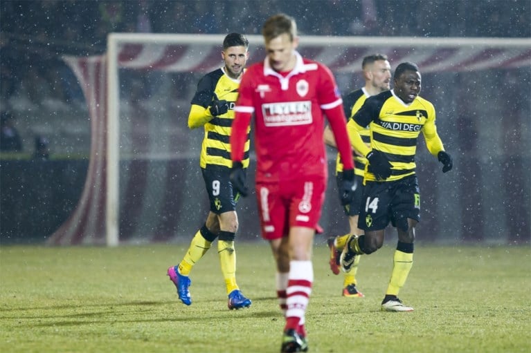 Lierse wint clash in 1B en zet Antwerp op twee punten