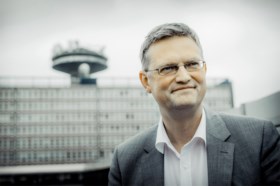Phara de Aguirre en Xavier Taveirne nemen de fakkel van ‘De Zevende Dag’ over