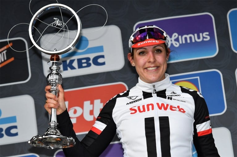 Volledig Nederlands podium na spektakelstuk bij Omloop voor dames