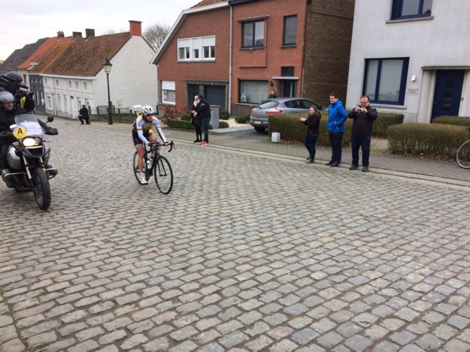 Volledig Nederlands podium na spektakelstuk bij Omloop voor dames