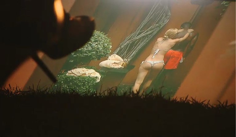 Hij Zit Met Zijn Hand In Haar Broek Het Is Uit Zullen We Het Nieuwsblad Mobile