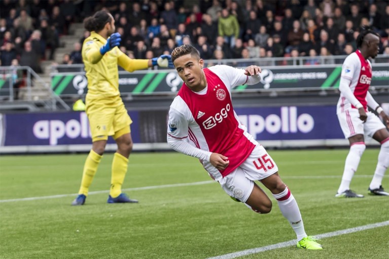 Feyenoord deelt Ajax tik uit in Nederlandse titelstrijd