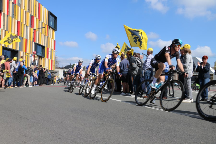 FOTO. Aalst kon even proeven van De Ronde (Aalst) Het Nieuwsblad