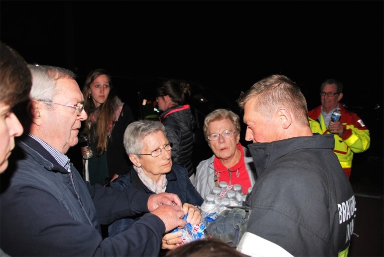 FOTO. Treinverkeer zondagavond hopeloos in de soep: meer dan 2.000 reizigers gestrand na twee incidenten