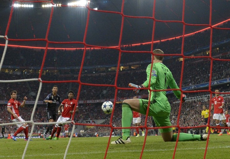 Honderdste van Ronaldo brengt Real dicht bij halve finale Champions League