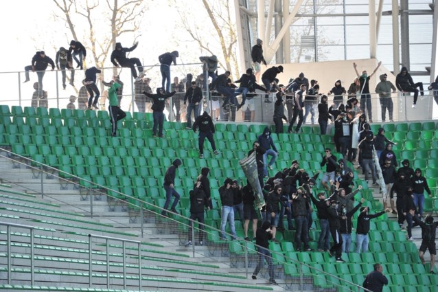 Alweer wedstrijd in Ligue 1 stilgelegd wegens supportersgeweld