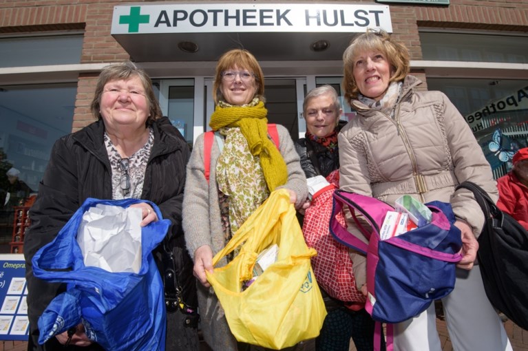 Honderden Belgen overspoelen Hulst op jacht naar goedkope medicijnen