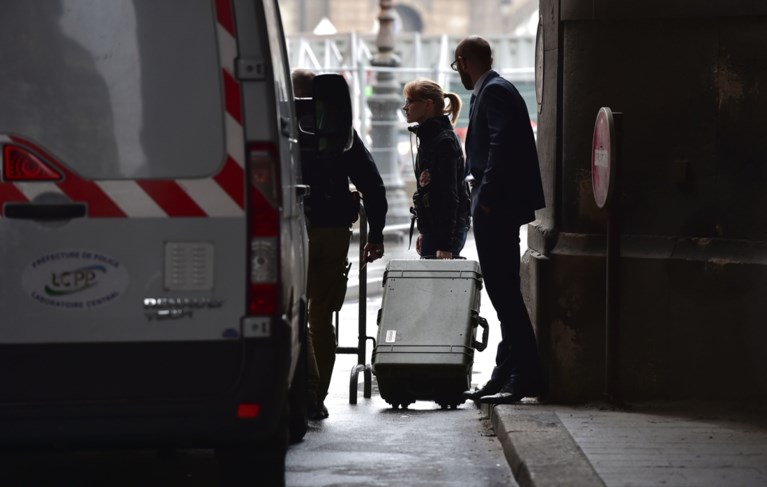 Binnenplein Louvre tijdlang ontruimd om veiligheidsredenen