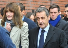 Zijn loon en het land waar hij prins van wordt: wist u dit al over de Franse president?