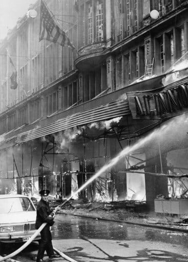 “Het was één grote muizenval.” Reconstructie van de brand die de Belgische samenleving voor altijd veranderde