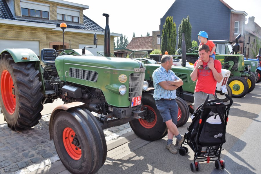 FOTO. Achtste ‘Oldtimer Tractor Treffen’ Daltons Moere een s... (Gistel