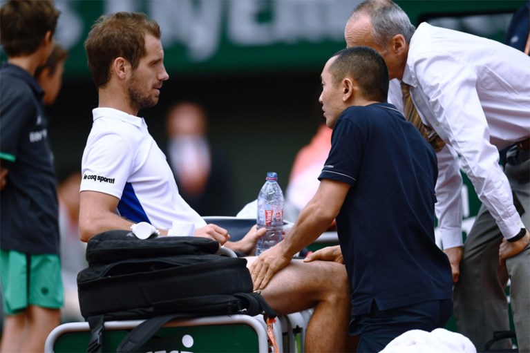 Nadal en Djokovic stomen door naar laatste acht in Parijs, Gasquet geeft op