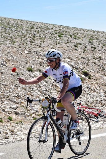 Merckx en Poulidor emotioneel op herdenking voor Tom Simpson